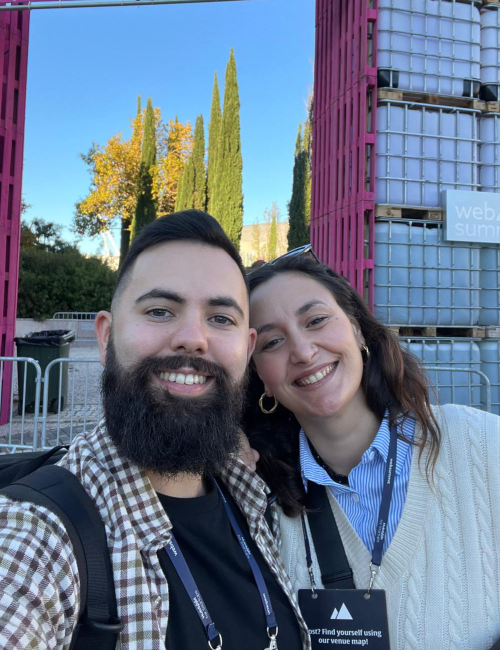 A equipa da Floxie Studio em sessão de trabalho